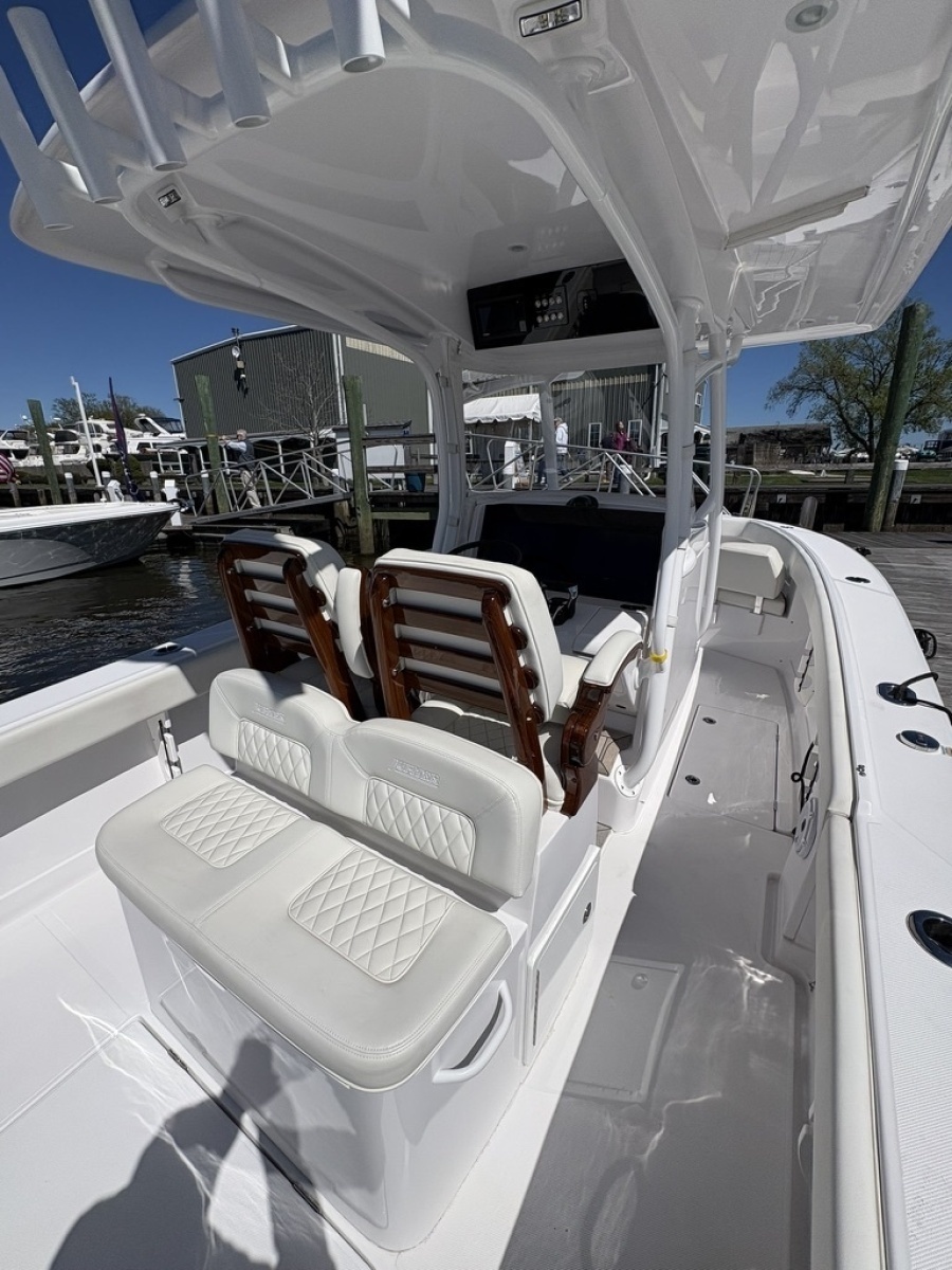 30ft Jupiter Yacht For Sale