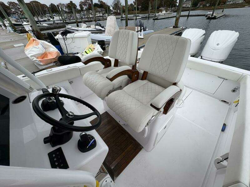 30ft Jupiter Yacht For Sale
