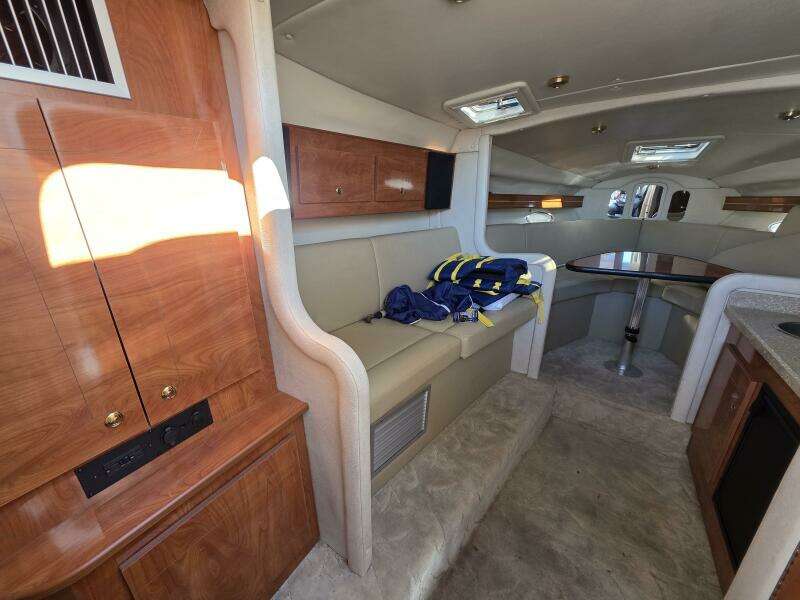 300ft Rinker Yacht For Sale