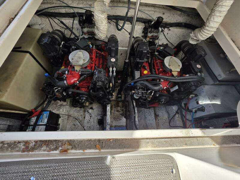 300ft Rinker Yacht For Sale