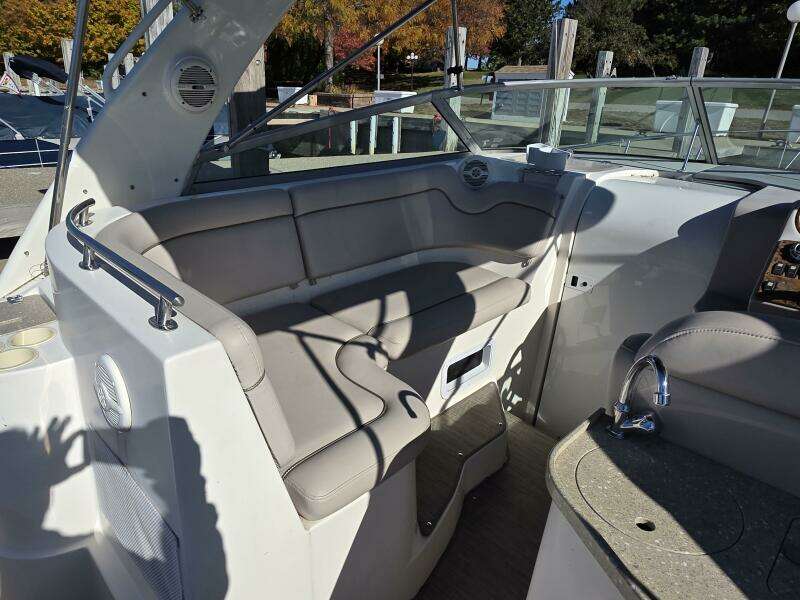 300ft Rinker Yacht For Sale