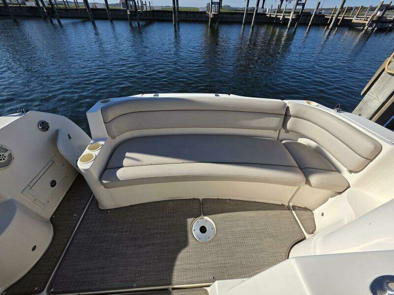 300ft Rinker Yacht For Sale