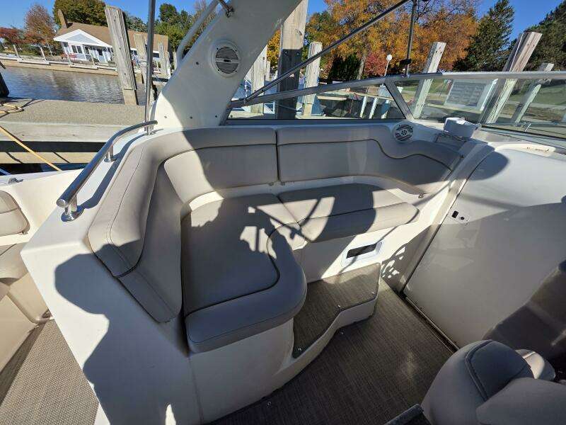 300ft Rinker Yacht For Sale