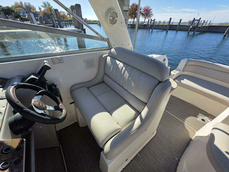 300ft Rinker Yacht For Sale