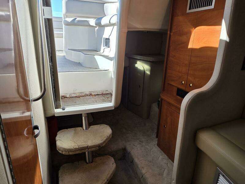 300ft Rinker Yacht For Sale