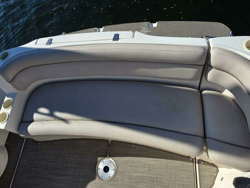 300ft Rinker Yacht For Sale