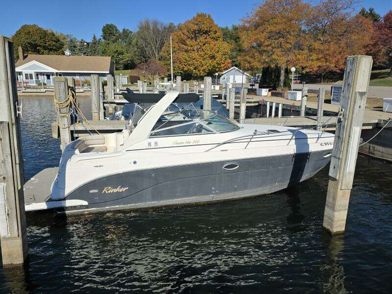 300ft Rinker Yacht For Sale