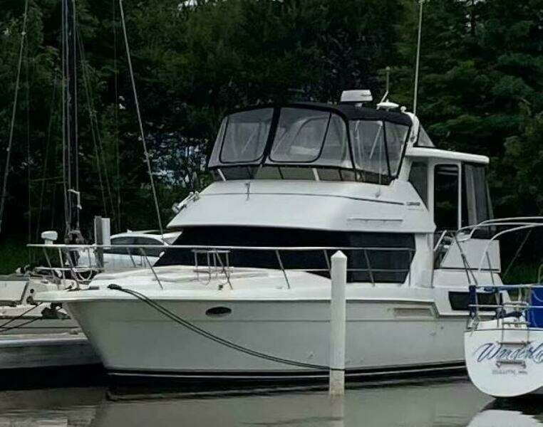 35ft Carver Yacht For Sale
