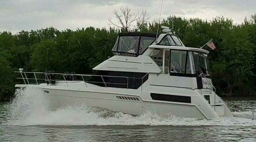 35ft Carver Yacht For Sale