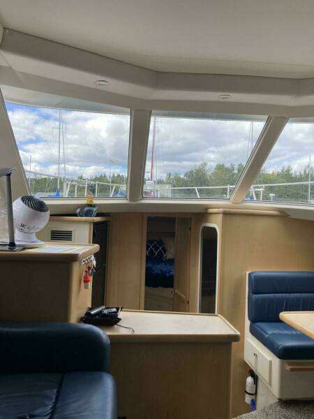 35ft Carver Yacht For Sale