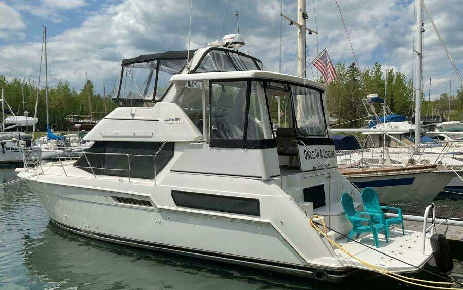 35ft Carver Yacht For Sale