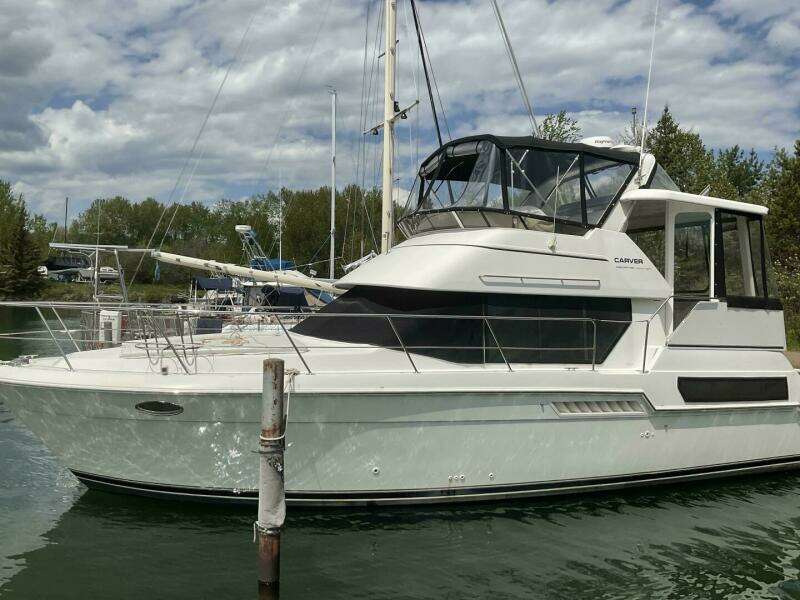 35ft Carver Yacht For Sale