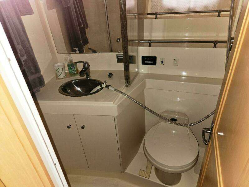 35ft Carver Yacht For Sale