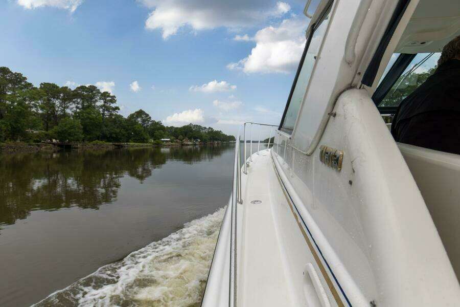 2005 3600 Tiara _Forever Friday_ Exterior Port