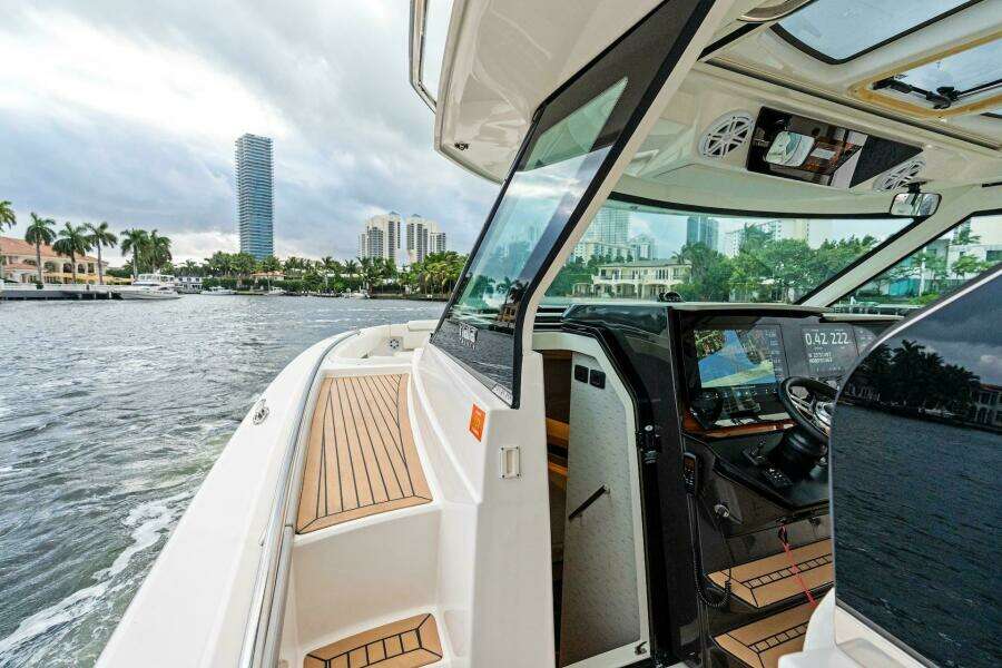 GAL YAM 3 48ft Tiara Yachts Yacht For Sale