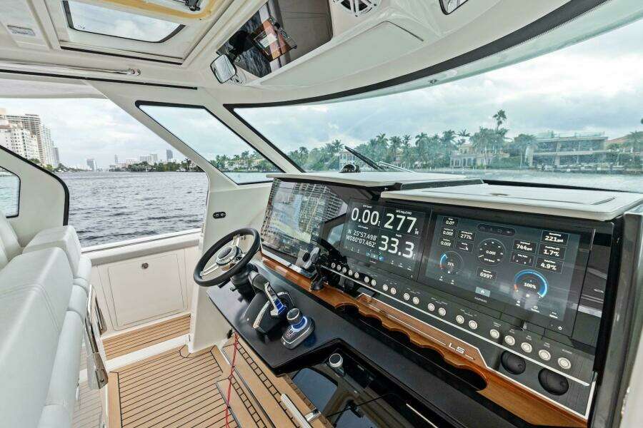 GAL YAM 3 48ft Tiara Yachts Yacht For Sale