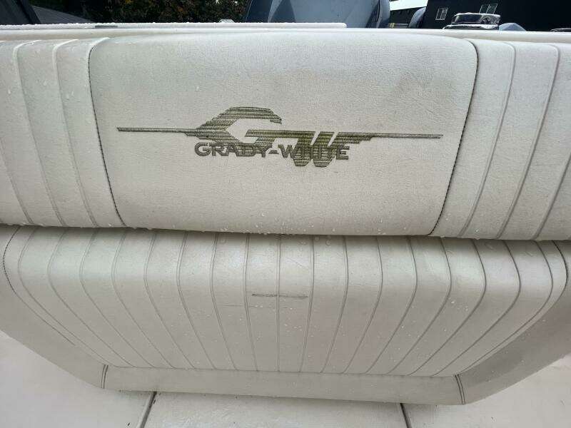23ft Grady White Yacht For Sale