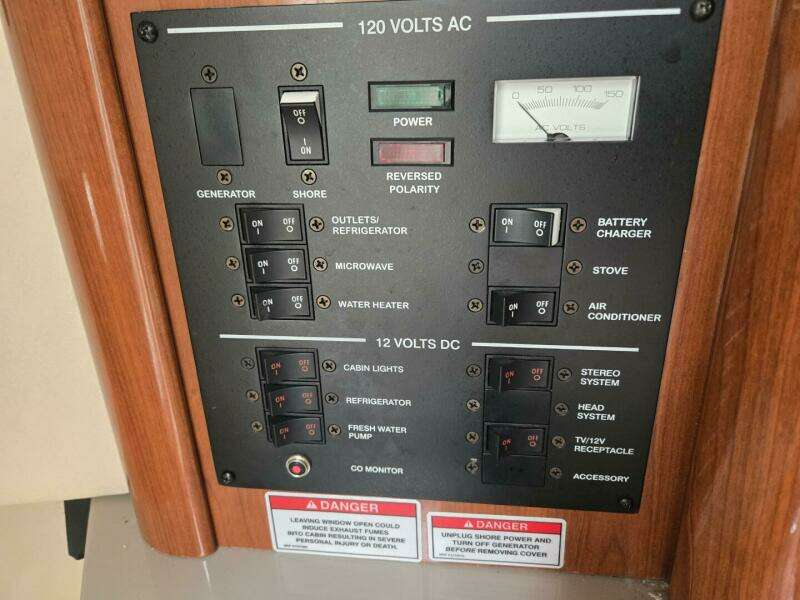 24ft Sea Ray Yacht For Sale