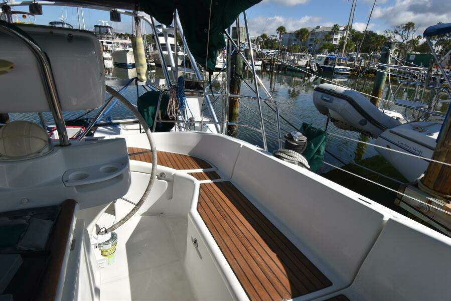 Alledgedly 41ft Beneteau Yacht For Sale
