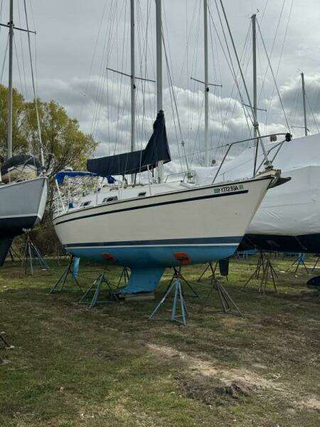 MI GOOD LUCK 27ft Pearson Yacht For Sale