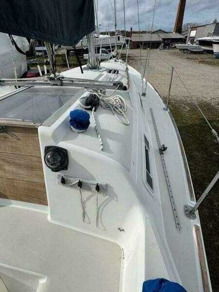 MI GOOD LUCK 27ft Pearson Yacht For Sale