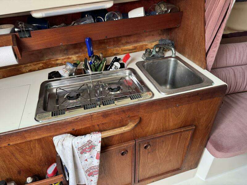 MI GOOD LUCK 27ft Pearson Yacht For Sale