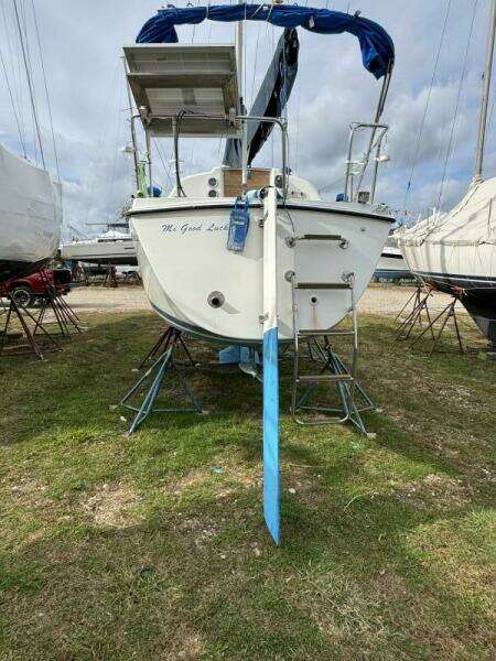 MI GOOD LUCK 27ft Pearson Yacht For Sale