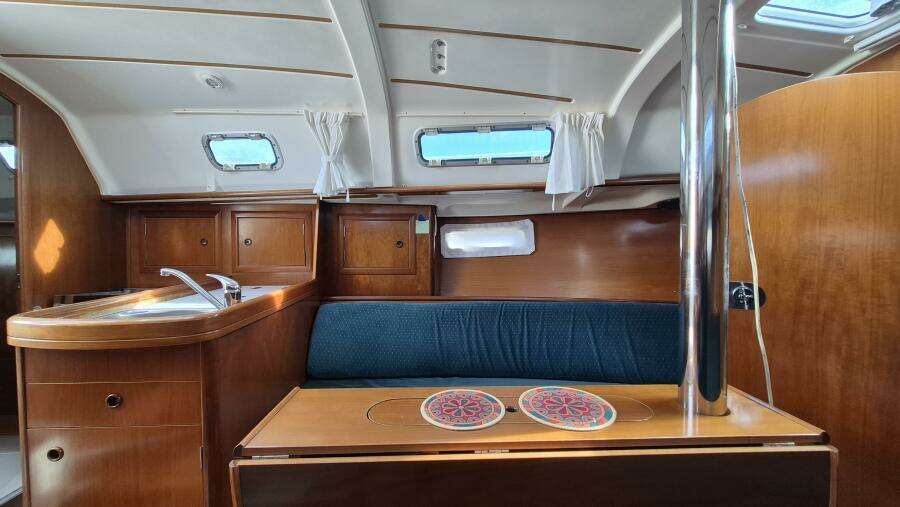 32ft Beneteau Yacht For Sale