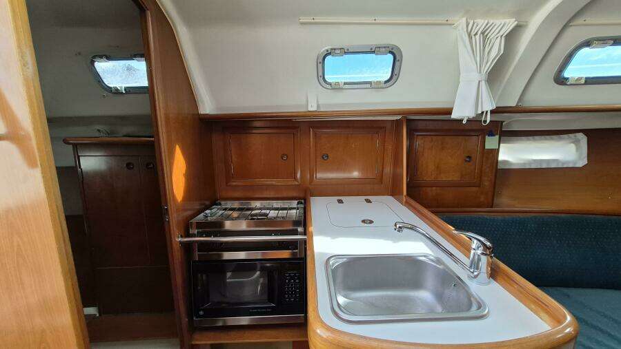 32ft Beneteau Yacht For Sale