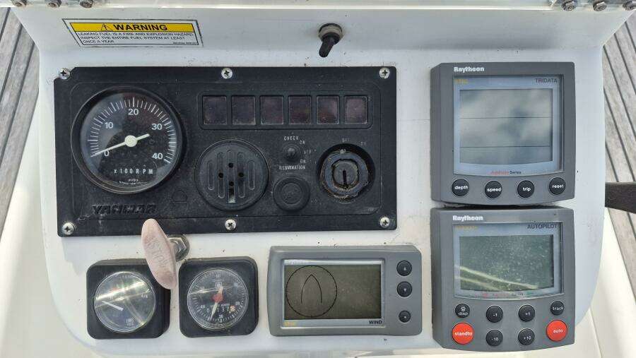 32ft Beneteau Yacht For Sale