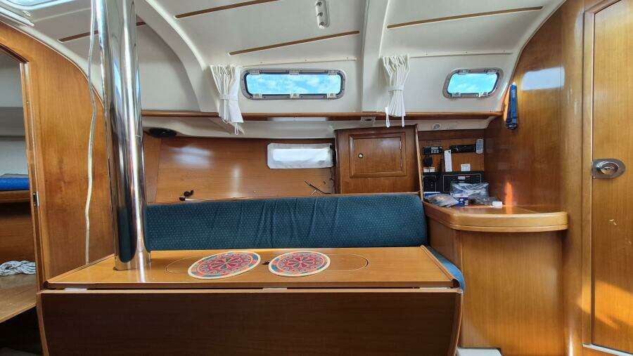 32ft Beneteau Yacht For Sale