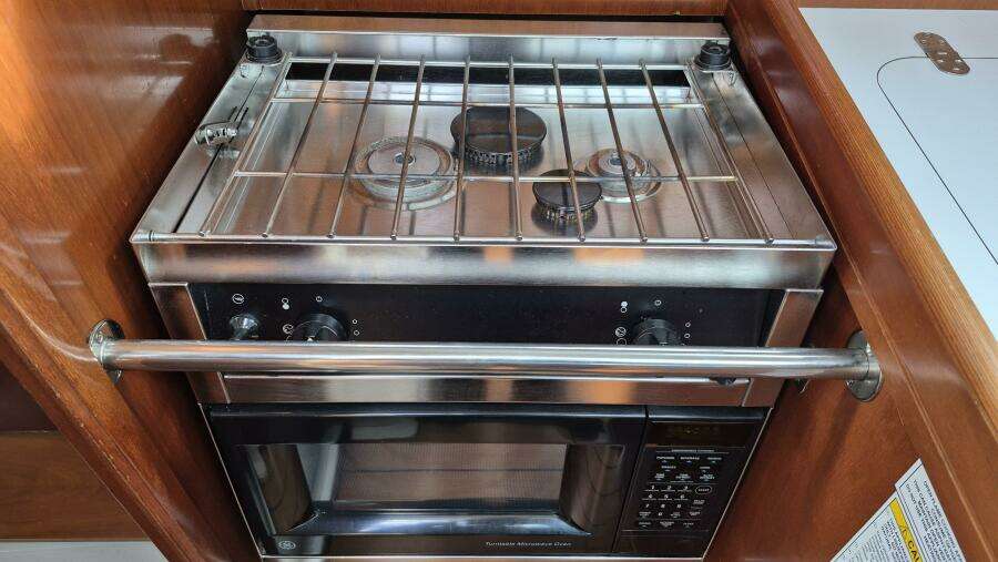 32ft Beneteau Yacht For Sale