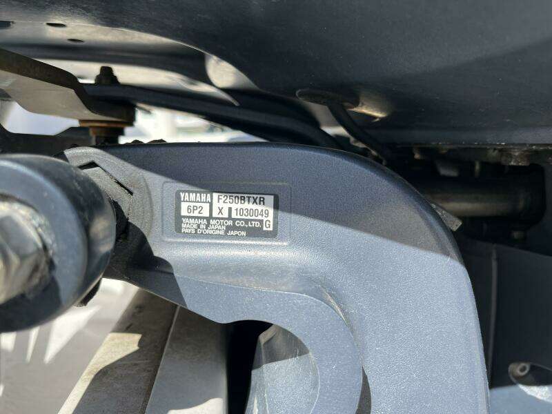 23ft Everglades Yacht For Sale