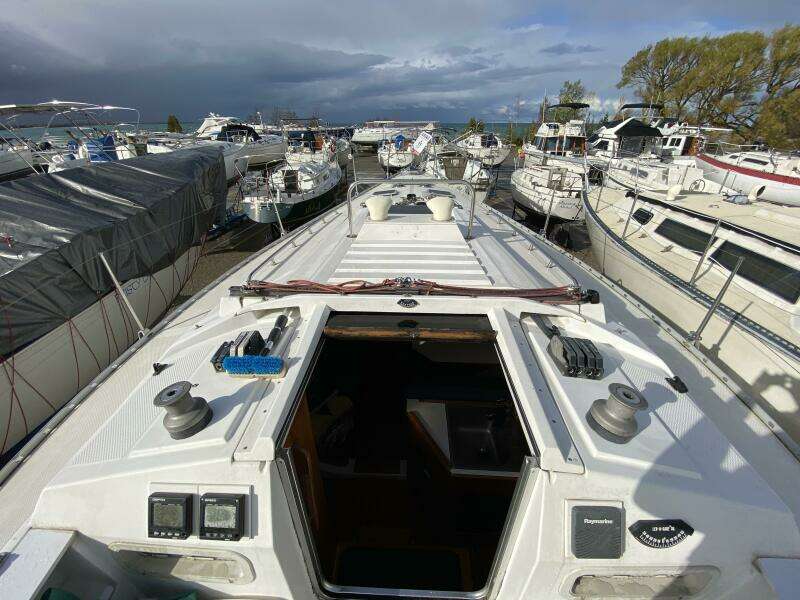 Aqualibrium 34ft Hunter Yacht For Sale