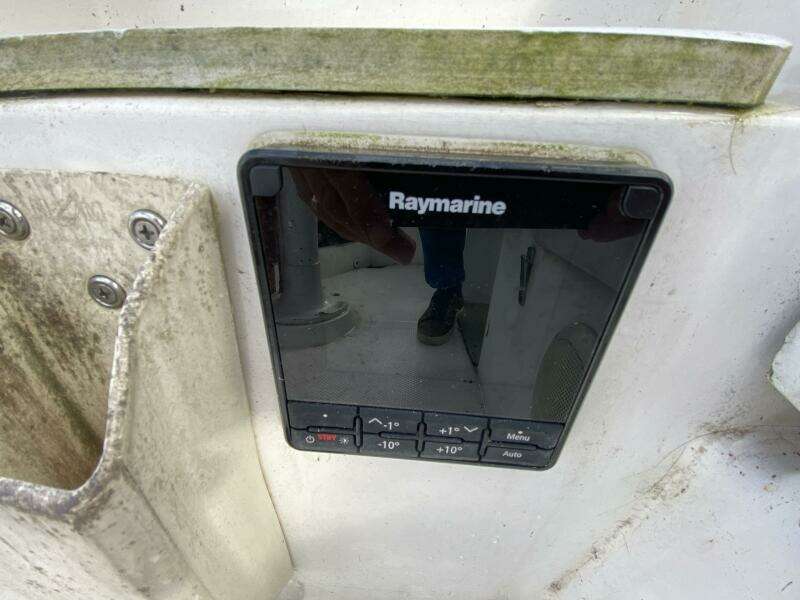 Aqualibrium 34ft Hunter Yacht For Sale