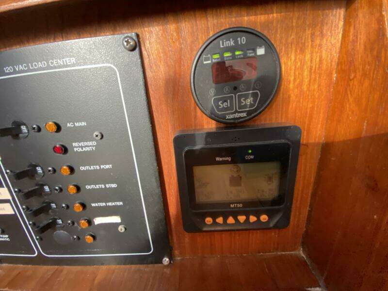 Aqualibrium 34ft Hunter Yacht For Sale