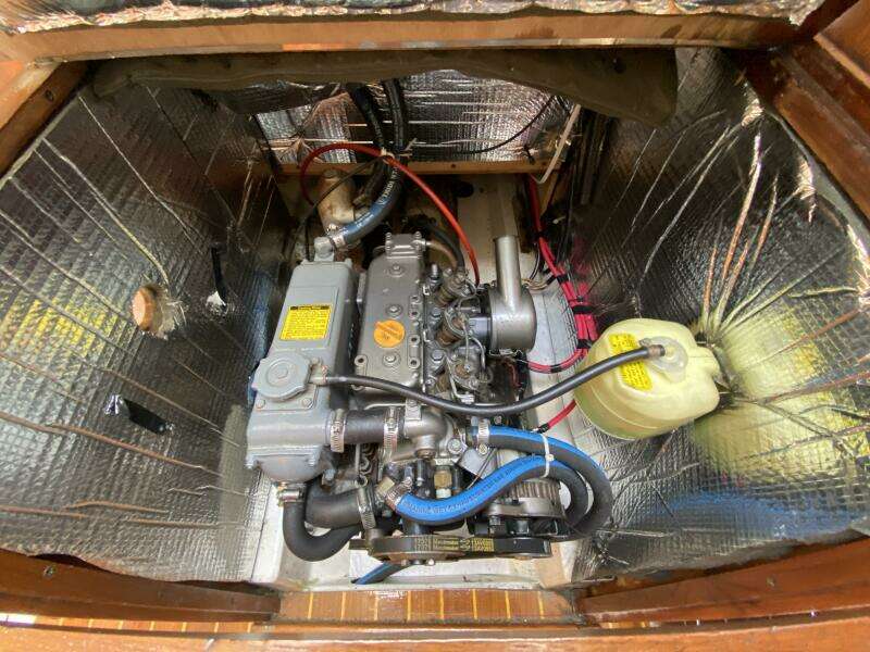 Aqualibrium 34ft Hunter Yacht For Sale