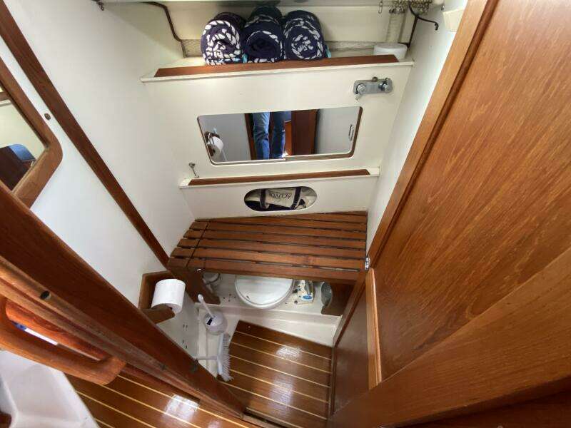 Aqualibrium 34ft Hunter Yacht For Sale