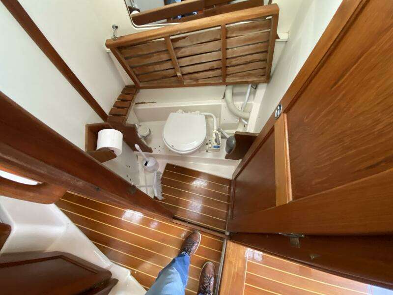 Aqualibrium 34ft Hunter Yacht For Sale