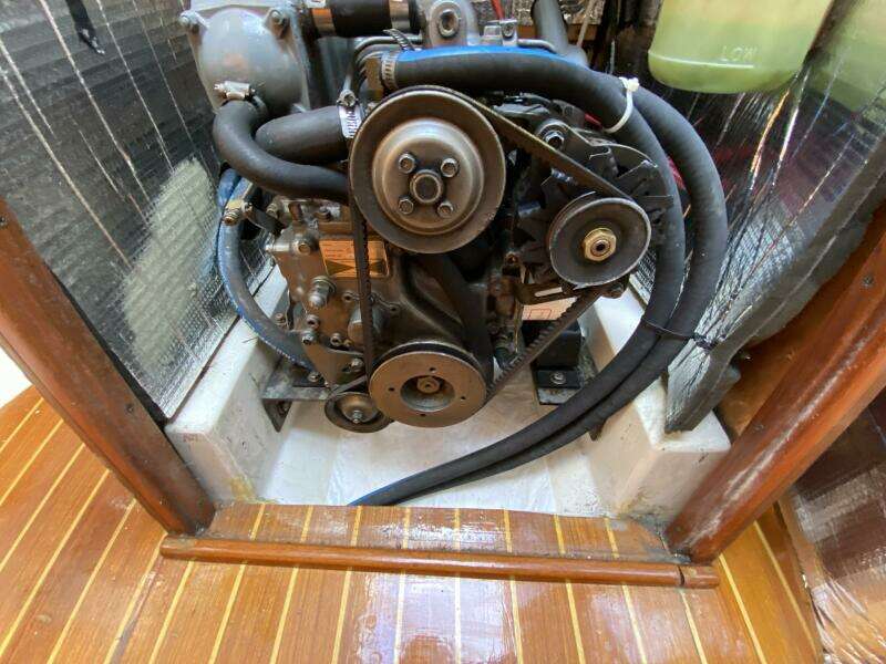 Aqualibrium 34ft Hunter Yacht For Sale