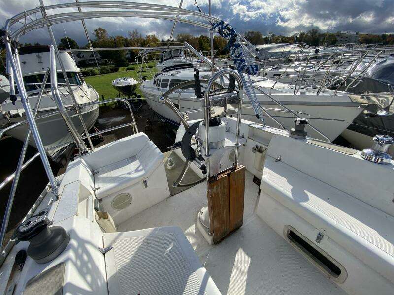 Aqualibrium 34ft Hunter Yacht For Sale