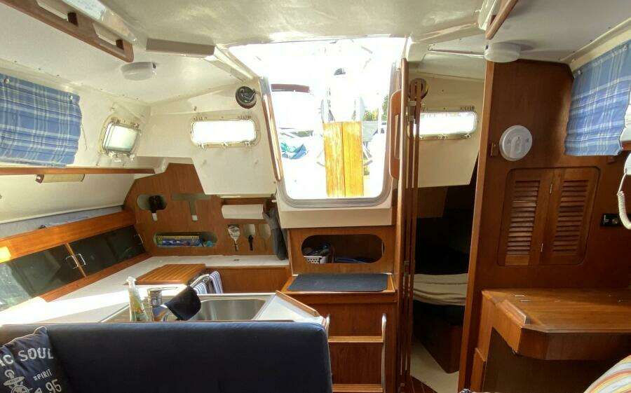 Aqualibrium 34ft Hunter Yacht For Sale
