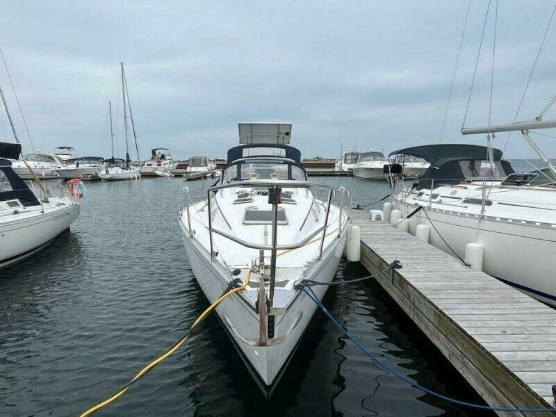 Aqualibrium 34ft Hunter Yacht For Sale