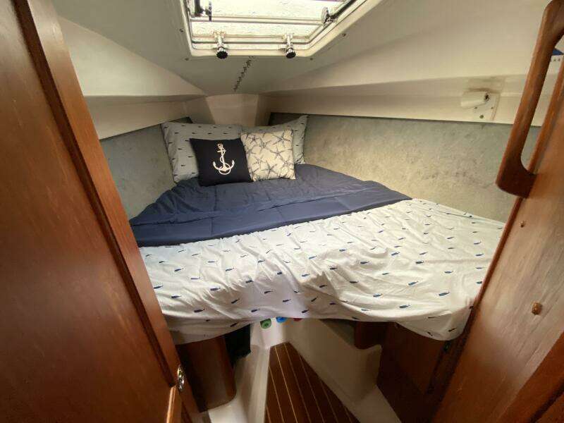Aqualibrium 34ft Hunter Yacht For Sale