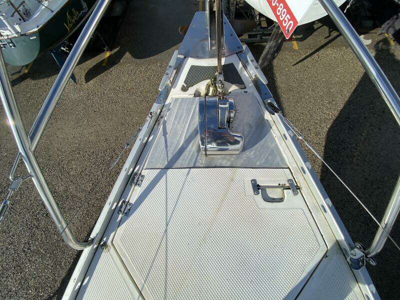 Aqualibrium 34ft Hunter Yacht For Sale