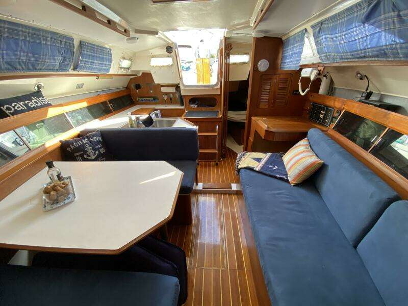 Aqualibrium 34ft Hunter Yacht For Sale