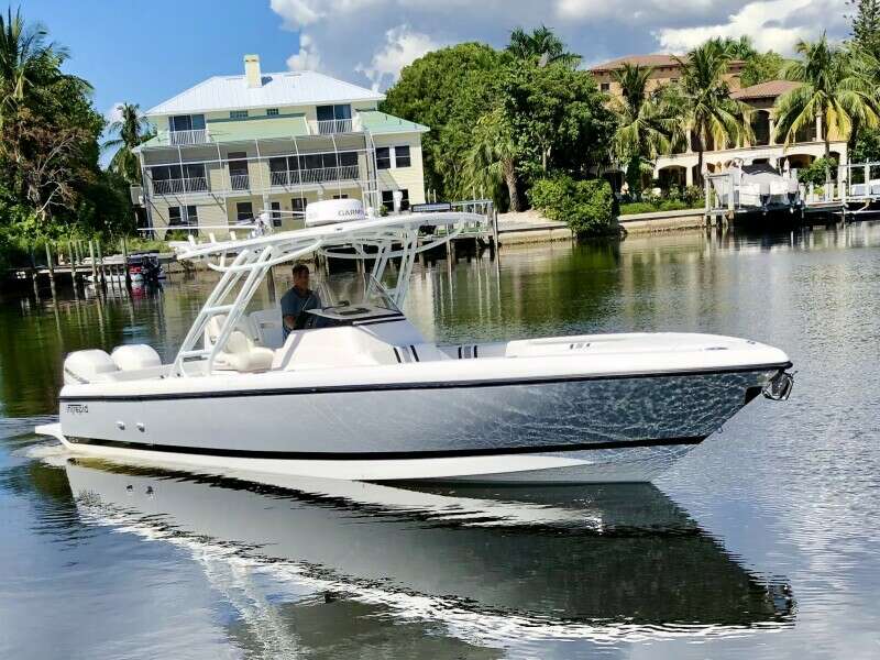 32ft Intrepid Yacht For Sale