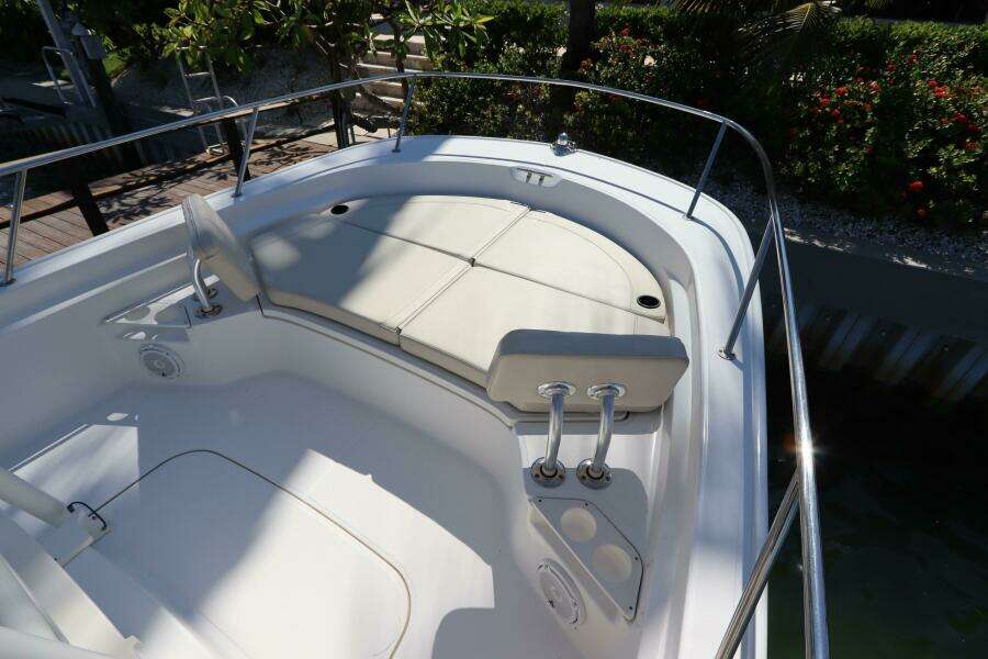21ft Boston Whaler Yacht For Sale