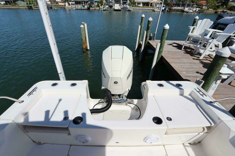 21ft Boston Whaler Yacht For Sale