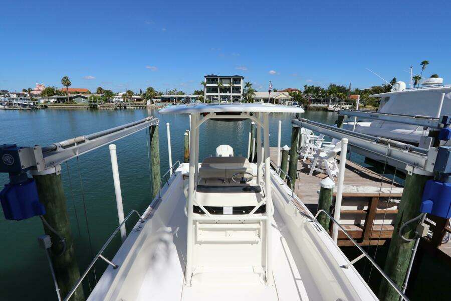 21ft Boston Whaler Yacht For Sale